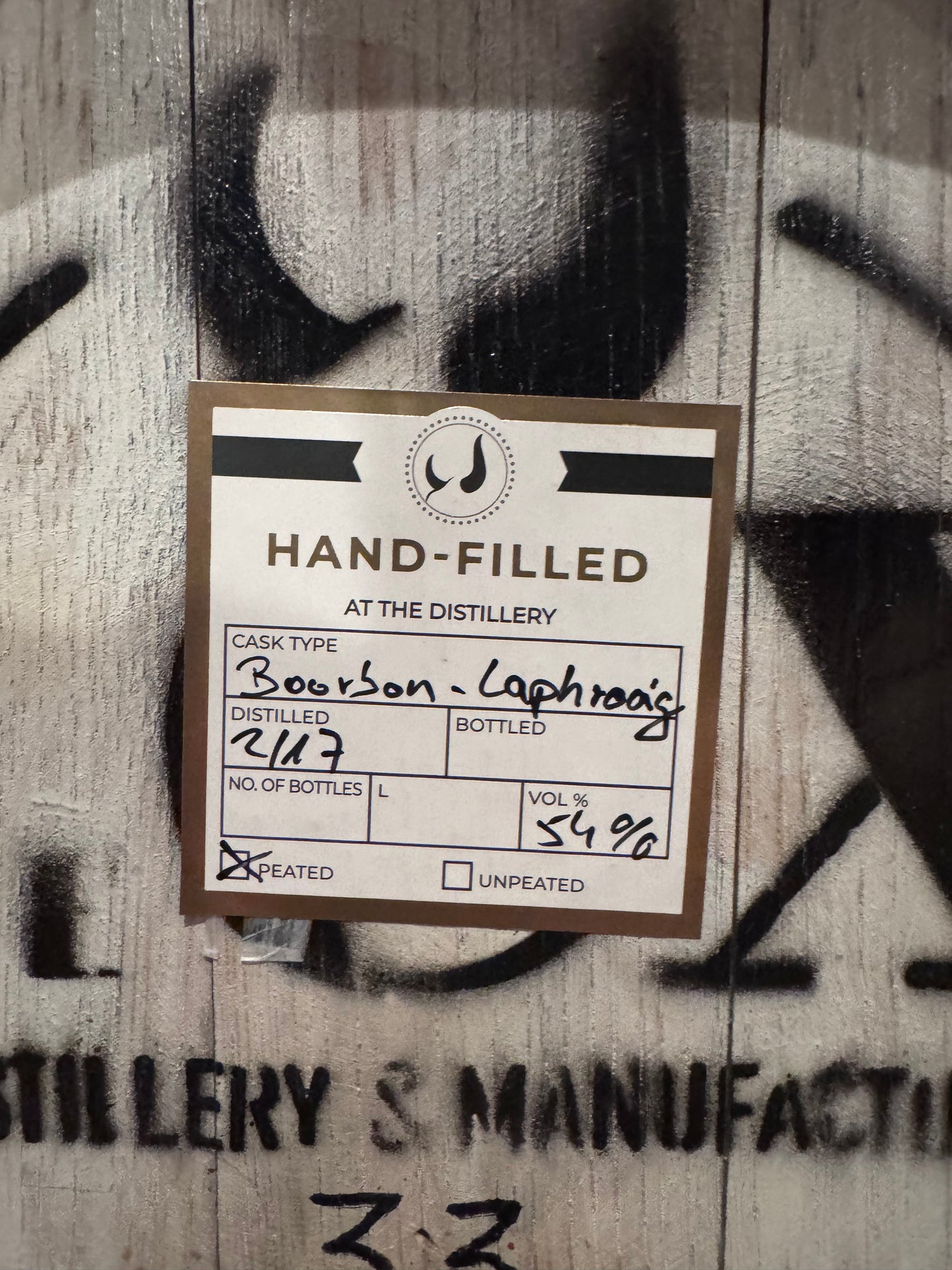 Bourbon Ex-Laphroaig Peated Port #33 Hand Fill 32 L Blood Tub